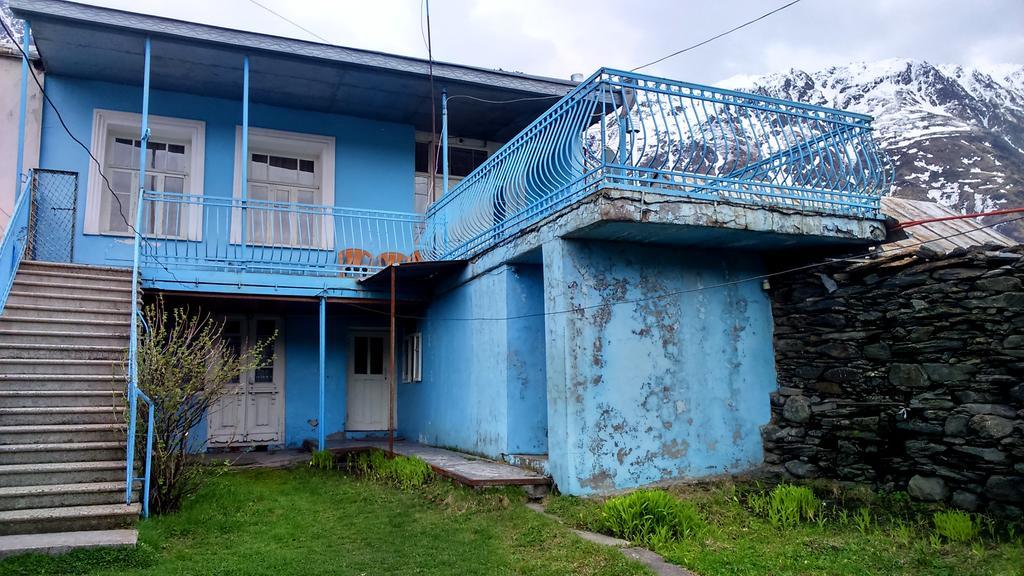 Blue Guesthouse Казбеги Экстерьер фото