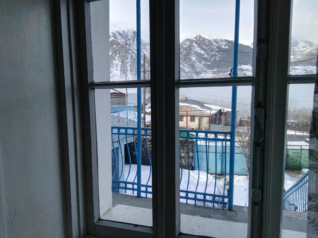Blue Guesthouse Казбеги Экстерьер фото